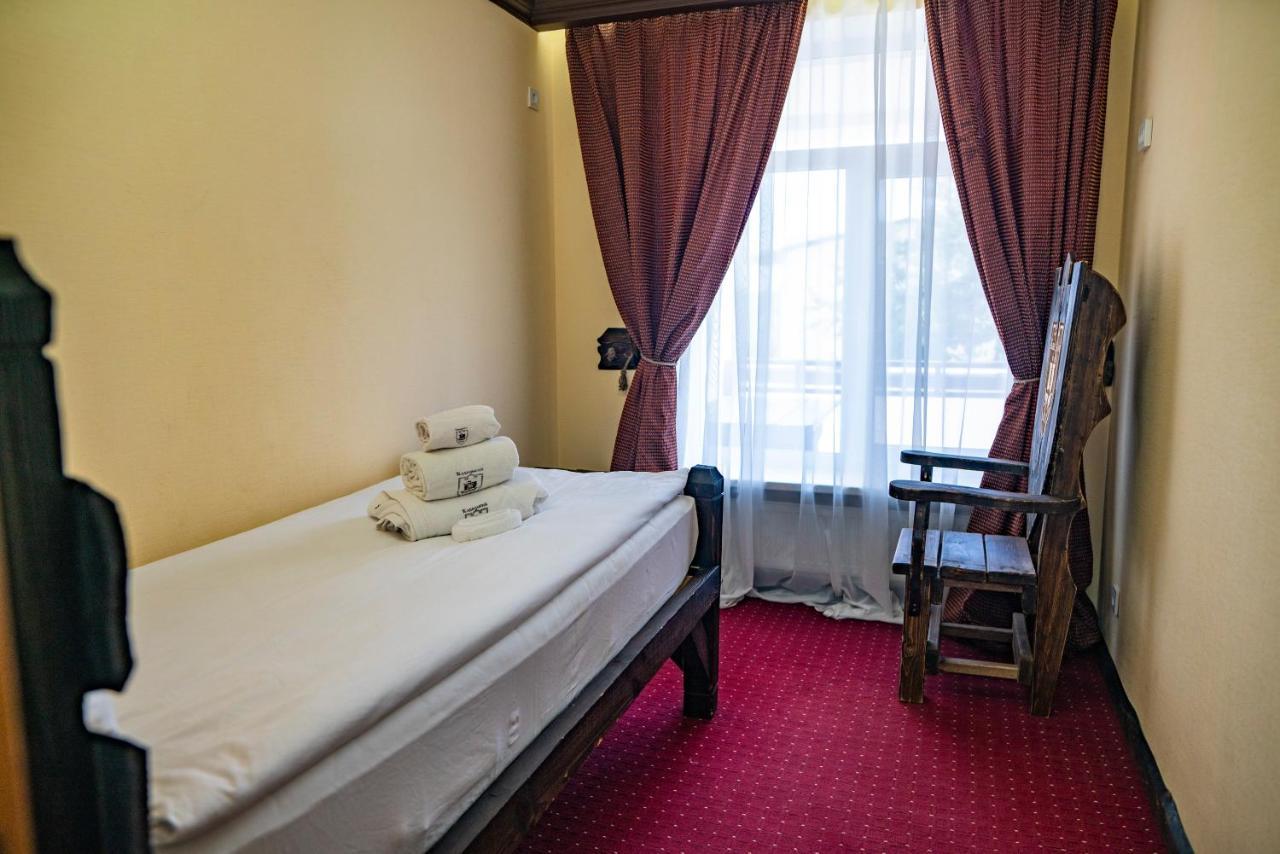 Dniprovskiy Dvir Stari Kodaky Exterior photo